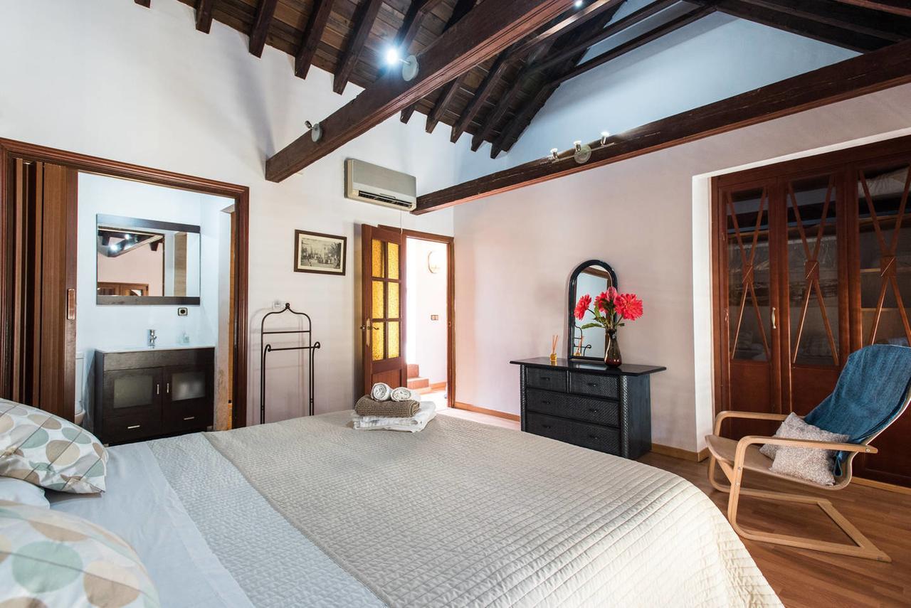 Appartamento The Bell Ringer House Siviglia Esterno foto